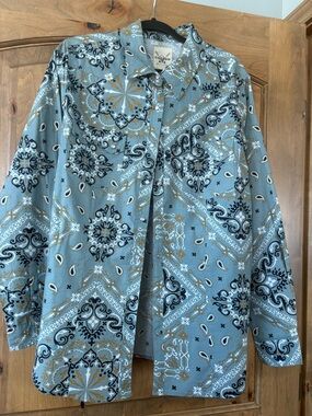 Cotton & Rye Women's Blue Paisley Button-Down Shirt